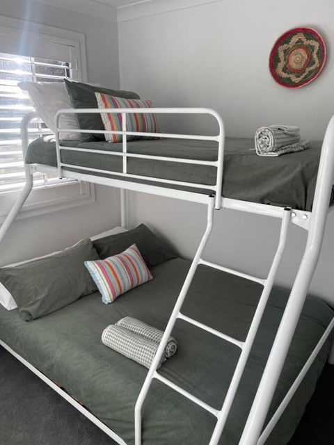 Tarbuck Lake House - Accommodation Georgetown 1
