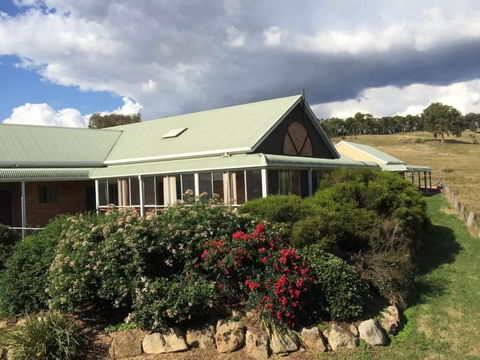 Tarcutta Retreat - Accommodation Georgetown 0