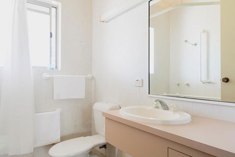 Tarcutta Retreat - Accommodation Georgetown 2