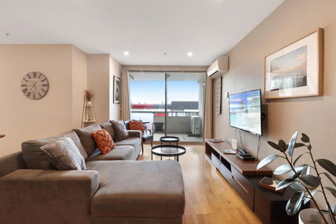 Terminus Apartment I Steps From Geelongs Buzz - Accommodation Georgetown 0