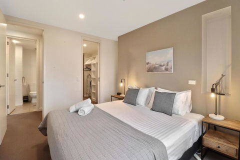 Terminus Apartment I Steps From Geelongs Buzz - Accommodation Georgetown 2