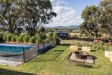 The Albens - Countryside Chic Amongst The Hills - Accommodation Georgetown 3