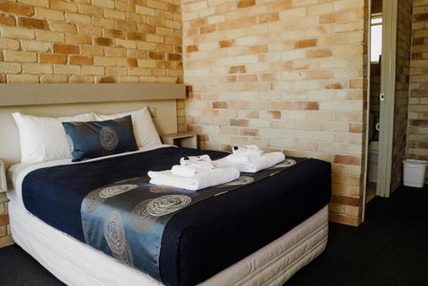 The Australian Hotel St George - Accommodation Georgetown 1