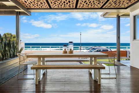 The Beach House At Merewether - Accommodation Georgetown 1