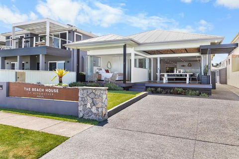 The Beach House At Merewether - Accommodation Georgetown 2