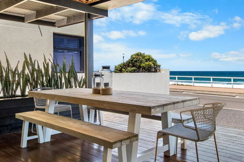 The Beach House At Merewether - Accommodation Georgetown 3