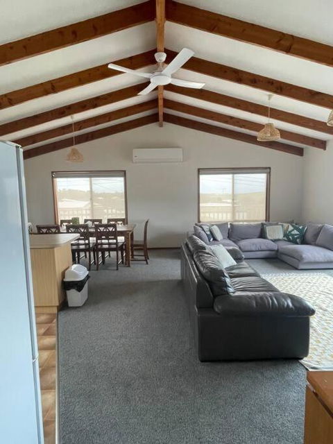 The Beach House - Accommodation Georgetown 1