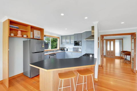 The BEST Scamander Beach House! - Accommodation Georgetown 2
