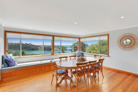 The BEST Scamander Beach House! - Accommodation Georgetown 0