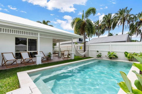 The Bird House - Poolside Haven A Stroll From Beach - Accommodation Georgetown 0
