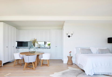 The Cape At Wategos Pool Pavilion - Accommodation Georgetown 2