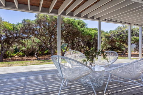 The Bunker - Coastal Home In Gracetown - Relaxing! - Accommodation Georgetown 0