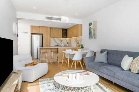 The Darling Of Broadbeach - With Spectacular Views - Accommodation Georgetown 3