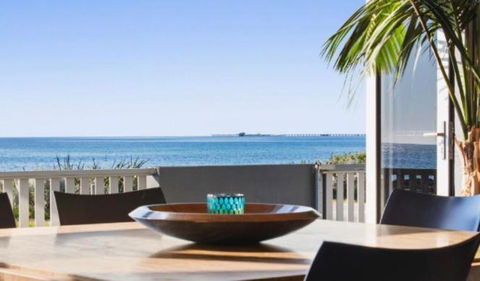 THE DECK HOUSE - Beautiful Busselton Beachfront - Accommodation Georgetown 2