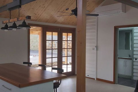 The Dentist On Lava - 2 Bathroom. 2 Bedrooms - Accommodation Georgetown 2