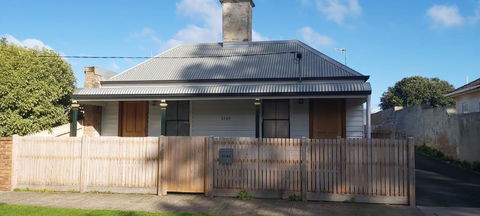 The Dentist On Lava - 2 Bathroom. 2 Bedrooms - Accommodation Georgetown 1