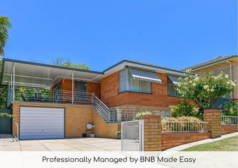 The Family Retreat - Near Mt Panorama & Racecourse - Accommodation Georgetown 0