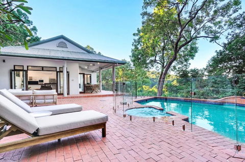 The Ferns Villa Serene Rainforest Retreat With Ocean Breezes - Accommodation Georgetown 1
