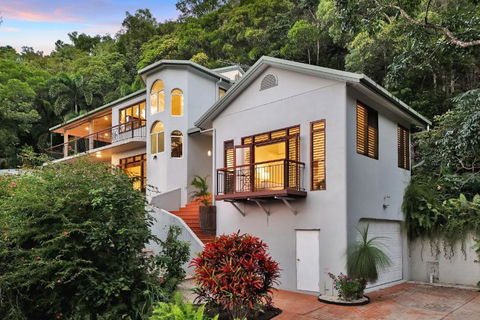 The Ferns Villa Serene Rainforest Retreat With Ocean Breezes - Accommodation Georgetown 0