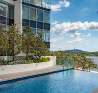 Beautiful Modern Lake View Apartment - Accommodation Georgetown