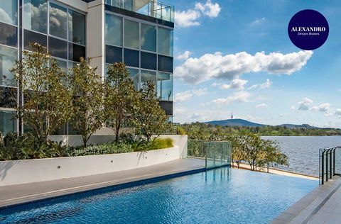 Beautiful Modern Lake View Apartment - Accommodation Georgetown 0