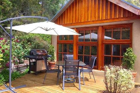 BEAUTIFUL RETREAT - 20 Mins To CBD And Only 10 Mins To MONA! - Accommodation Georgetown 1