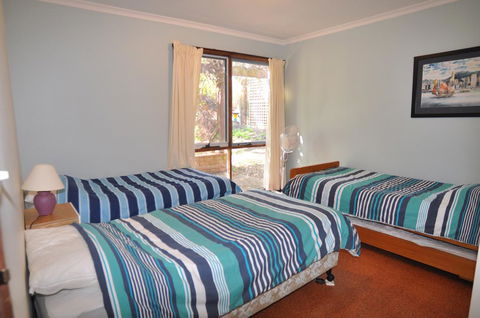 BEECHWOOD - SURF SIDE - Accommodation Georgetown 3