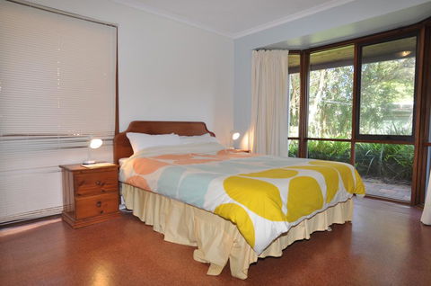 BEECHWOOD - SURF SIDE - Accommodation Georgetown 1