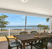 Bellevue - overlooking serene Lake Woolumboola - Accommodation Georgetown
