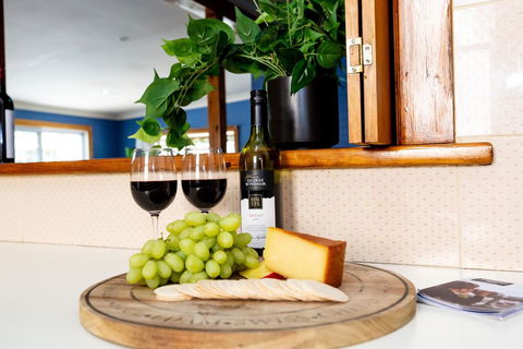 Best Central House - SLEEPS 11 !! - Accommodation Georgetown 3