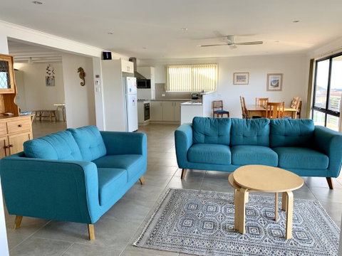 Blakeney Holiday House - Accommodation Georgetown 1