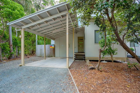 Bluewater 1 - Rainbow Shores, Amazing Location, Easy Walk To Beach, Pool, Aircon, Outdoor Spa - Accommodation Georgetown 2