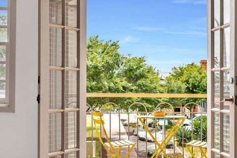 The Seaside Loft - A Breezy Beachside Lifestyle - Accommodation Georgetown 1