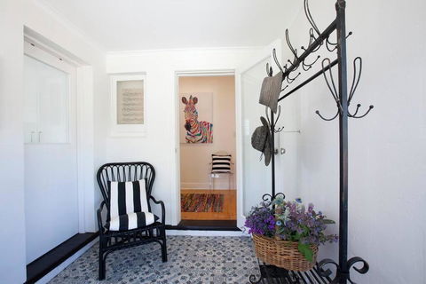 THE WHITE HOUSE Luxury Villa Embedded In History - Accommodation Georgetown 1