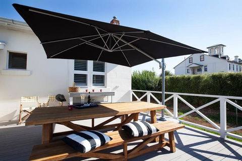 THE WHITE HOUSE Luxury Villa Embedded In History - Accommodation Georgetown 2