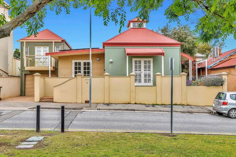 Time And Tide Hideaway - A Spacious Beachside Escape - Accommodation Georgetown 1