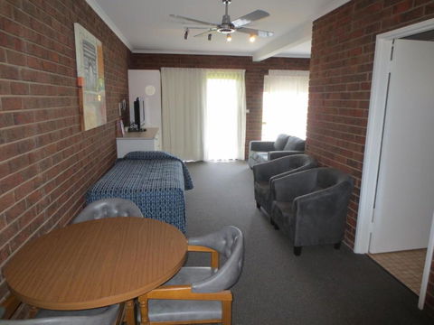 Tocumwal Golf Resort - Accommodation Georgetown 2