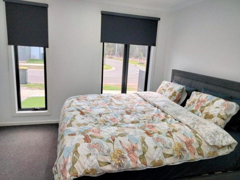Modern And Cosey 4 Bedroom House Walk To Beach - Accommodation Georgetown 2