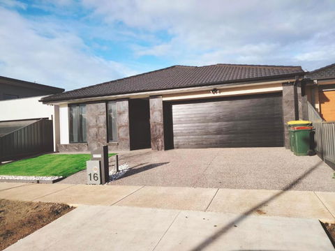 Modern And Cosey 4 Bedroom House Walk To Beach - Accommodation Georgetown 1