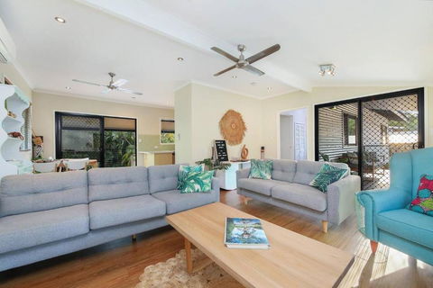 A Tropical Pool Paradise In Rapid Creek - Accommodation Georgetown 1