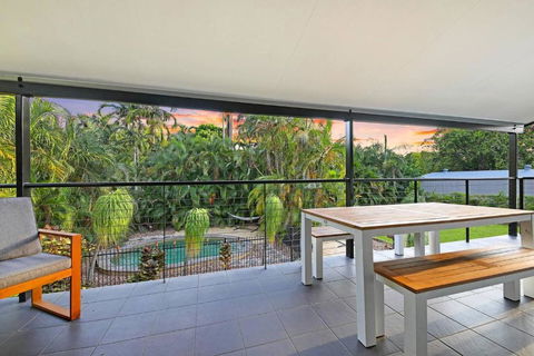 A Tropical Pool Paradise In Rapid Creek - Accommodation Georgetown 2