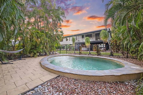 A Tropical Pool Paradise In Rapid Creek - Accommodation Georgetown 3