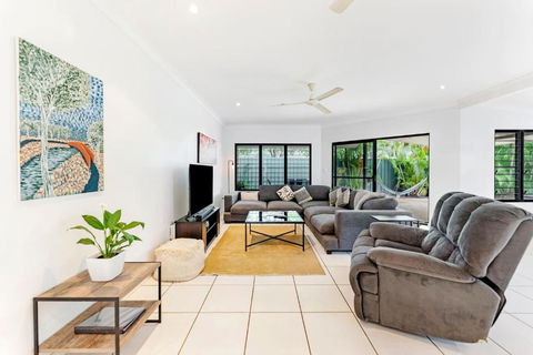 Ah Mat Bungalow - Tropical Darwin Stay With Pool - Accommodation Georgetown 2