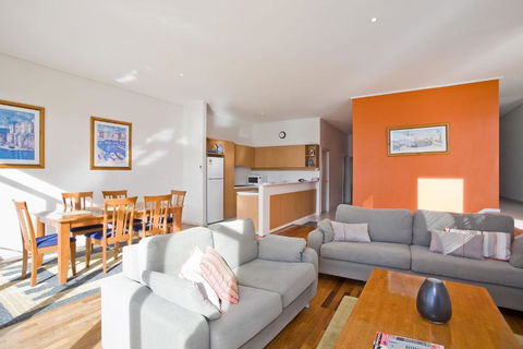 Apartment 35 Pacific Apartments - Accommodation Georgetown 3