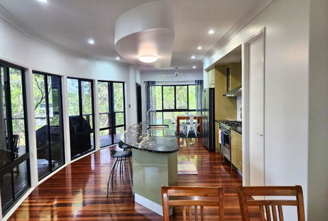 EUROLIE ON HIGH At Kingfisher Bay Fraser Island - Accommodation Georgetown 4