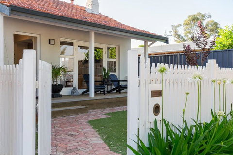 Guildford Cottage By Swan Bnb Management - Accommodation Georgetown 0