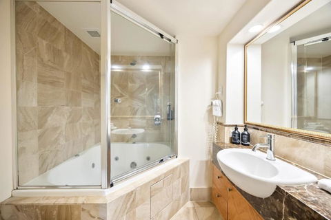 ZANZ205- Exclusive Outdoor Spa With Ocean Glimpses - Accommodation Georgetown 3