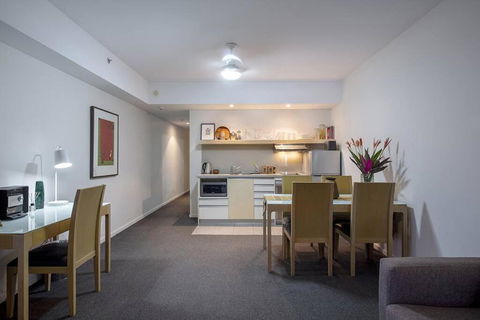 ZEN CITY & SEA Executive 1-BR Suite In Darwin CBD - Accommodation Georgetown 0
