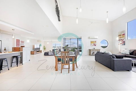 ZEN LUXURY: 2-Story 4-BR Penthouse In Darwin City With Mindal Markets & Harbour Views - Accommodation Georgetown 3
