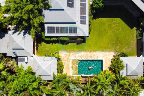 Zenhouse: 6-BR Balinese Tropical Oasis In Nightcliff Central - Accommodation Georgetown 0